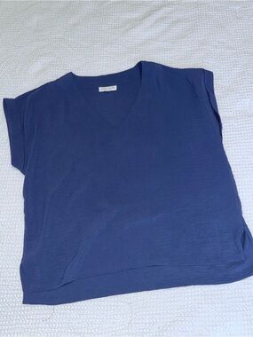 bobeau Navy V-Neck Cap Sleeve Top